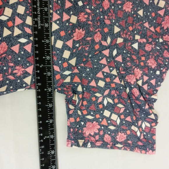 2XL Lula roe mineral wash FLORAL scoop neck short sleeve soft top - Picture 9 of 10